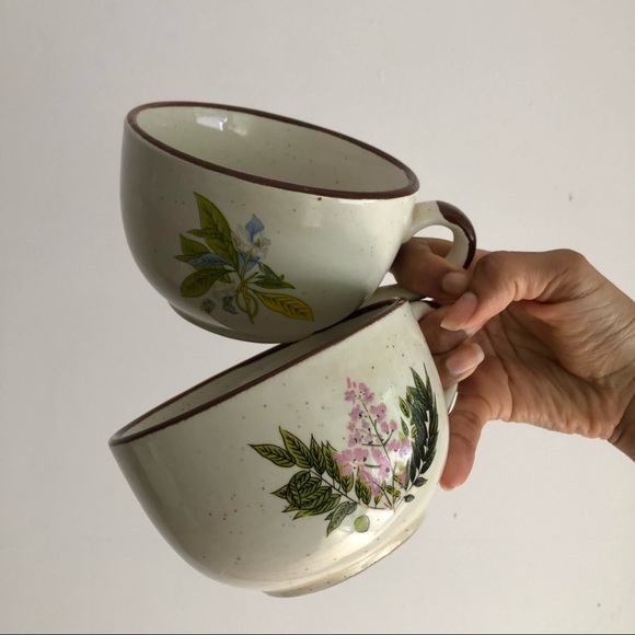 Set of 2 floral speckled vintage mugs - Picture 2 of 6